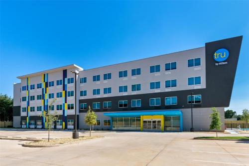 Northeast Pensacola Hotel | Tru By Hilton Pensacola I-10 North Davis Highway