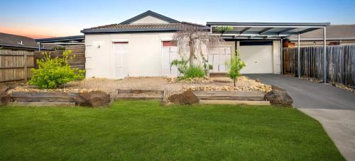 Truganina House | truganina's best accommodation