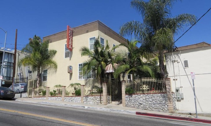 Hollywood Hotel | Trylon Hotel - Hollywood