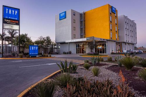 San Luis Potosi Hotel | TRYP by Wyndham San Luis Potosi Hotel & Suites