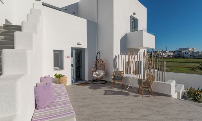 Adamas Hotel | Tsakanos Home