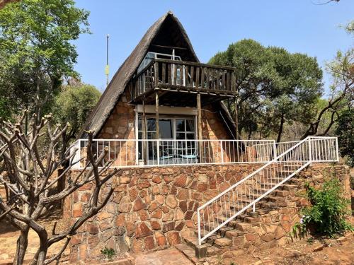 Buffelspoort Ski Chalet | Tshiamo Bush Chalet