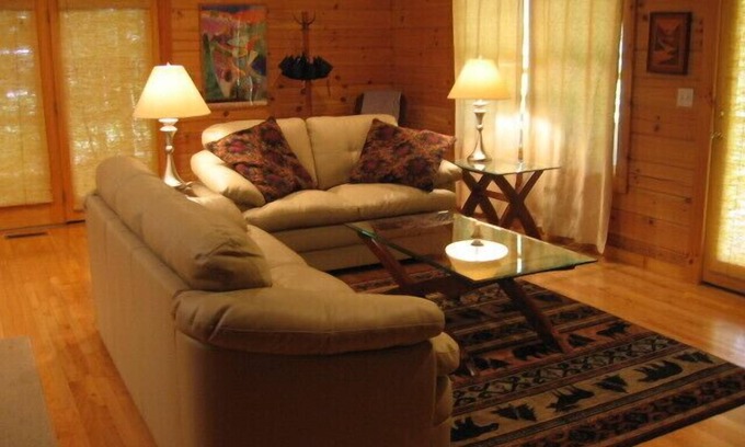 Burnsville Cabin | "Tsunaga" Cabin on Neals Creek
