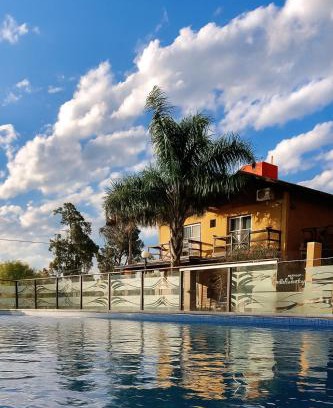 Miramar Apartment | Tu refugio en Miramar con pileta y parrilla