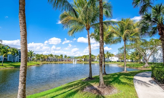 Davie Apartment | Tucker At Palm Trace Landings Fort Lauderdale