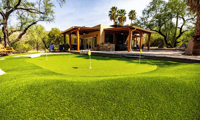 Tanque Verde House | Tucson's Hot Springs at The Oasis. Tucson's only private hot springs and oasis.