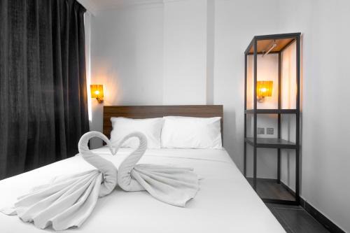 Kampung Surabaya Hotel | Tune Hotel - Waterfront Kuching