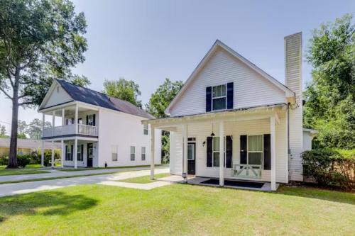 Pooler House | Tupelo Honey - 6 BR, Sleeps 16+