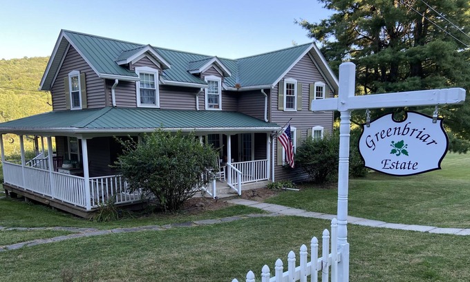 Arnot House | Turn of the Century Farmhouse- 6 miles from Wellsboro