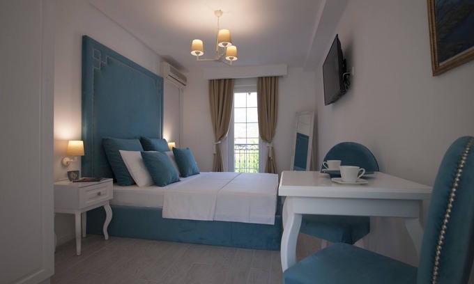 Babin do Apartment | Turquoise gemstone studio