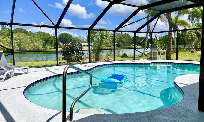 Lakewood Park House | Turquoise Turtle - Private Heated Pool: Relax & Enjoy