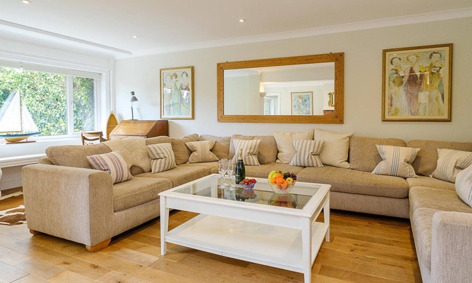 Thorpeness Apartment | Turret House - sleeps 10 guests in 5 bedrooms
