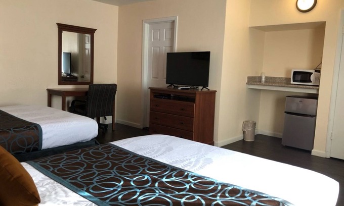 Benton Tract Hotel | Turtle Bay Lodge