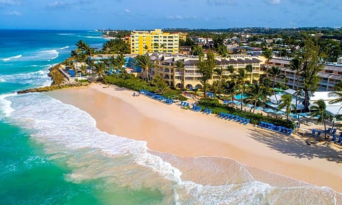 Maxwell Hotel | Turtle Beach by Elegant Hotels All Suite - All Inclusive