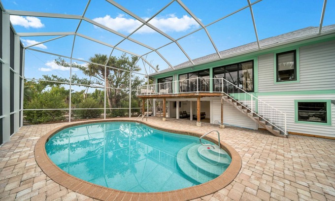 Sanibel House | Turtle Tracks: Pool Home off West Gulf. Pets OK!