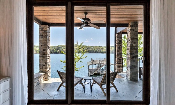 Turtlehead House | Turtlehead - Absolutely Stunning Lake Keowee Waterfront Home