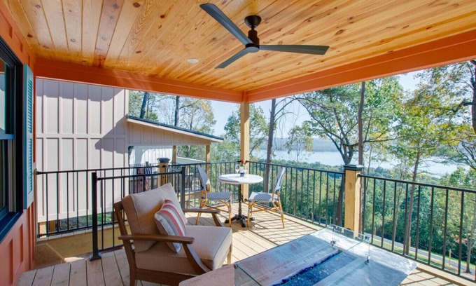 Groveoak Cabin | Tuscan-Inspired Lakeside Cabin with Hot Tub, Stunning Views, and Elegant Comfort