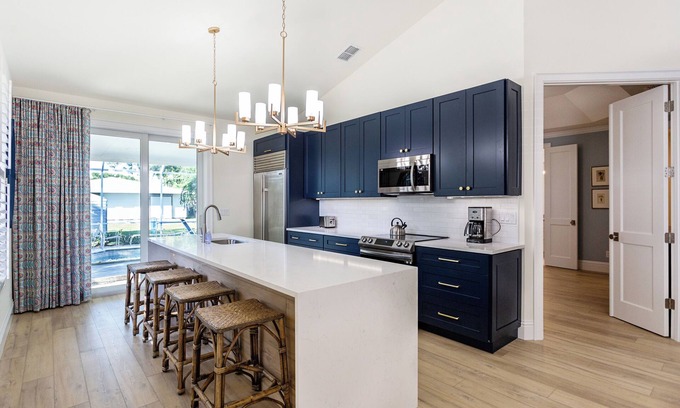 Naples Park House | Tuscan Vacation Rental. Stylish 3-Bedroom Getaway Near Vanderbilt Beach Enjoy a Private Pool, Spacious Layout, and Modern Comforts Perfect for Families, Groups, and Pet-Friendly Stays
