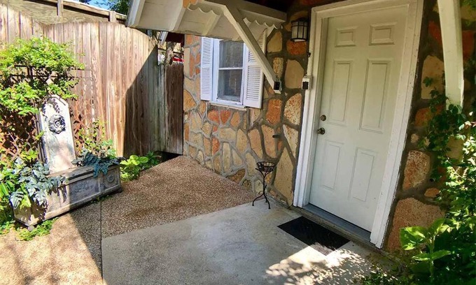 Eureka Springs Apartment | Tuscany Dream Rock Cottage/#8