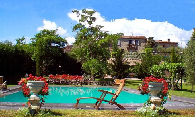 Monteriggioni Villa | Tuscany Luxury Spacious Villa Private Pool Wi-Fi free near Siena Family Frendly