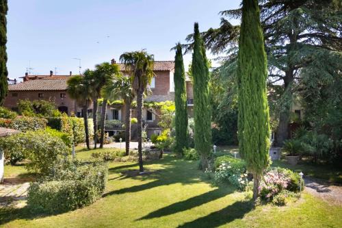 Gioiella House | Tuscany - Townhouse - Sleeps 18 - Garden near Lake