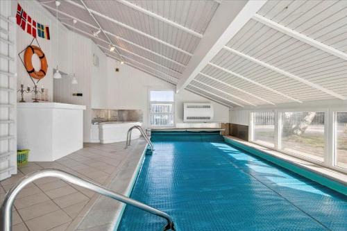 Bratten Strand House | TV1170-Jerup-Engblommen-7