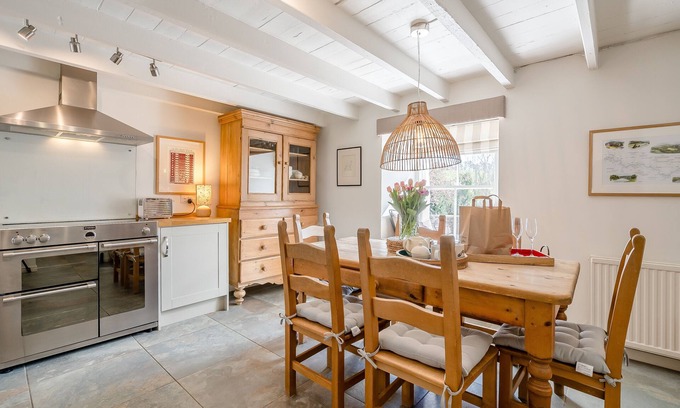 Earlston House | Tweedswood - Two Bedroom House, Sleeps 4