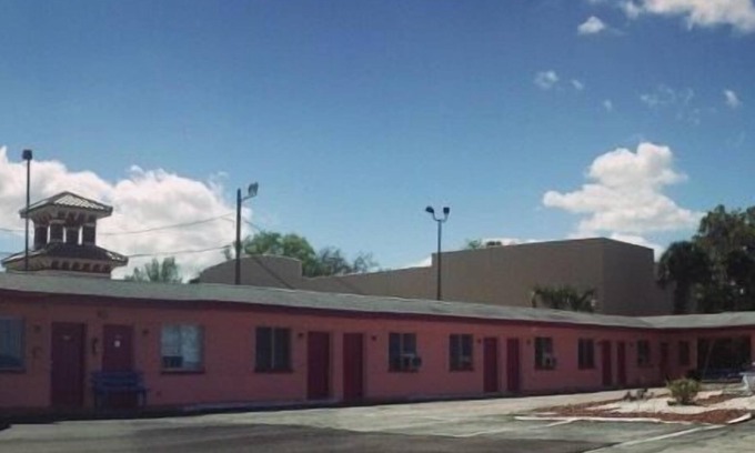 Holly Hill Hotel | Twilight Motel