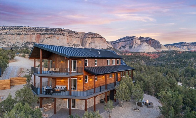 Orderville House | Twilight Ridge: Zion Basecamp w/All the Extras