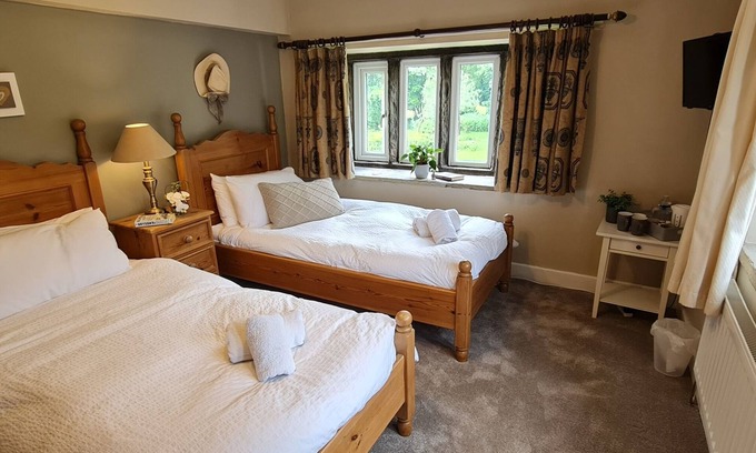 Ogden House | Twin beds , separate bathroom, countryside view