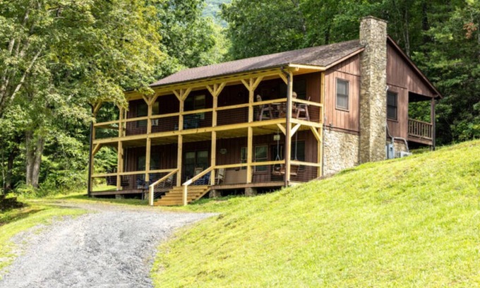 Springmaid Mountain Cabin | Twin Falls Cabin (Top) Duplex
