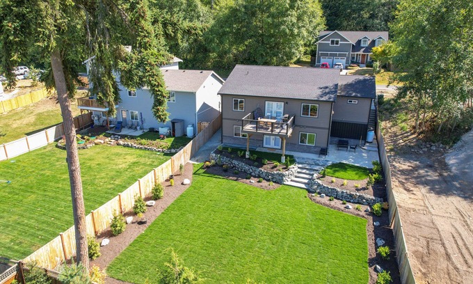 Freeland House | Twin Oaks Retreat by AvantStay | Mins to Freeland