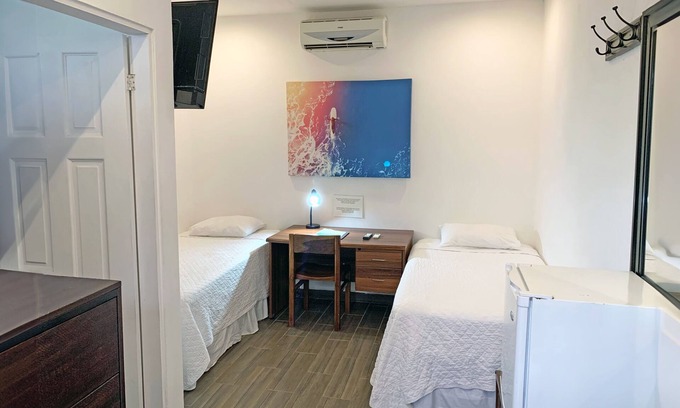 Tamarindo Hotel | Twin Room for 2 - Breakfast Included
