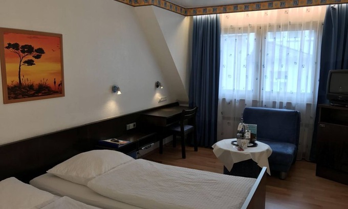 Boppard House | Twin room, shower/WC, guest house - Hotel Rheinlust