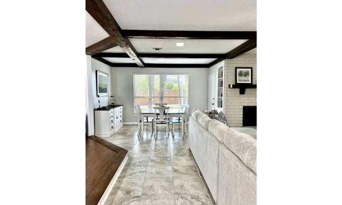 North Arlington House | Twin Trees is minutes from Cowboys stadium!