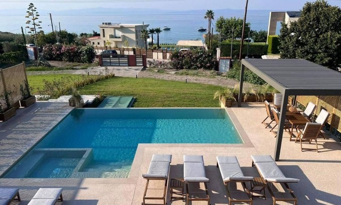 Polichrono Villa | Twin Villas