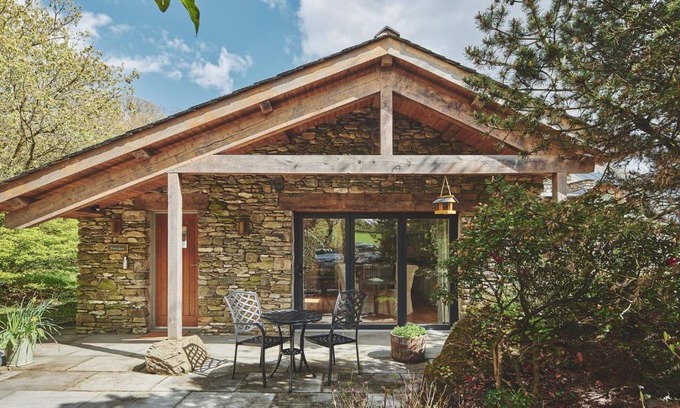 Kendal House | Twitchers Cottage