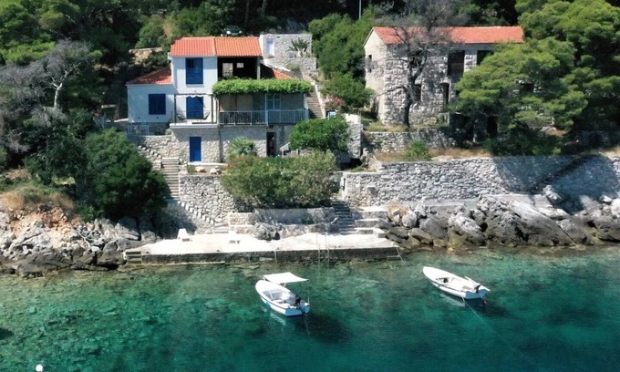 Sobra Apartment | Two bedroom apartment near beach Sobra, Mljet (A-22329-a)