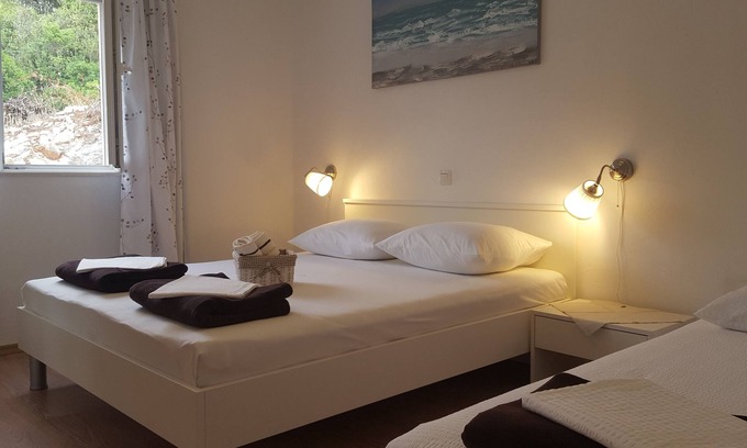 Dubrava Apartment | Two bedroom apartment with air-conditioning Luka Dubrava, Pelješac (A-24567-b)