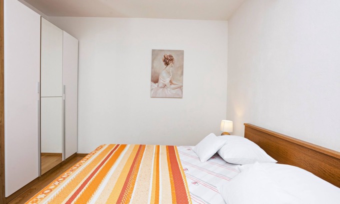 Podglavica Apartment | Two bedroom apartment with terrace Stupin Čeline, Rogoznica (A-23812-a)