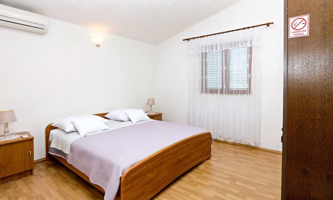 Podglavica Apartment | Two bedroom apartment with balcony and sea view Stupin Čeline, Rogoznica (A-23812-b)
