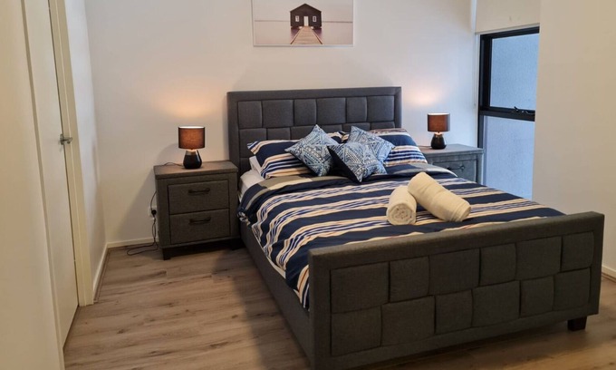 Liverpool Apartment | Two bedroom apartment with swimming pool