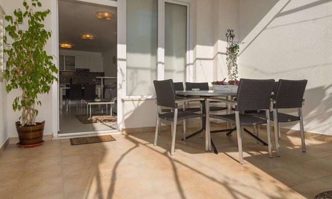 Donja luka Apartment | Two bedroom apartment with terrace Makarska (A-22419-a)