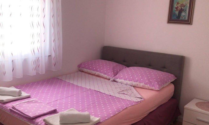 Povljana Apartment | Two bedroom apartment near beach Povljana, Pag (A-7505-d)
