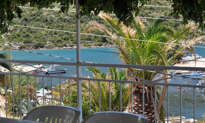 Podglavica Apartment | Two bedroom apartment with terrace and sea view Stupin Čeline, Rogoznica (A-2096-b)