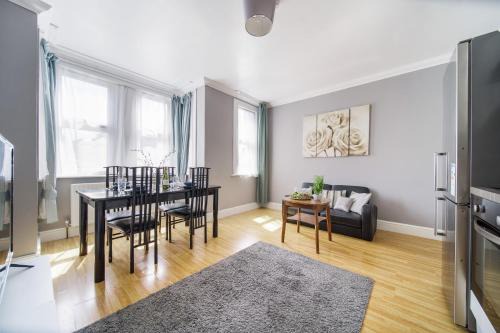 Brent Apartment | Two Bedroom Apartment in London Harlesden