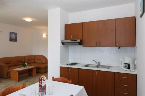 Silo Apartment | Two-Bedroom Apartment in Silo VII
