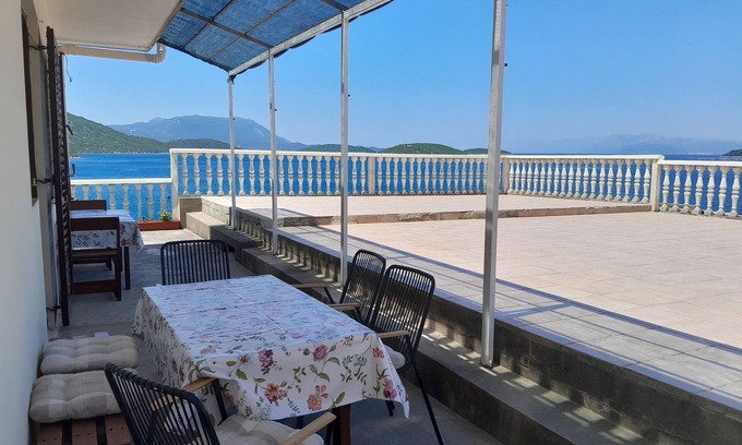 Dubrava Apartment | Two bedroom apartment near beach Cove Pještata, Pelješac (A-14440-e)