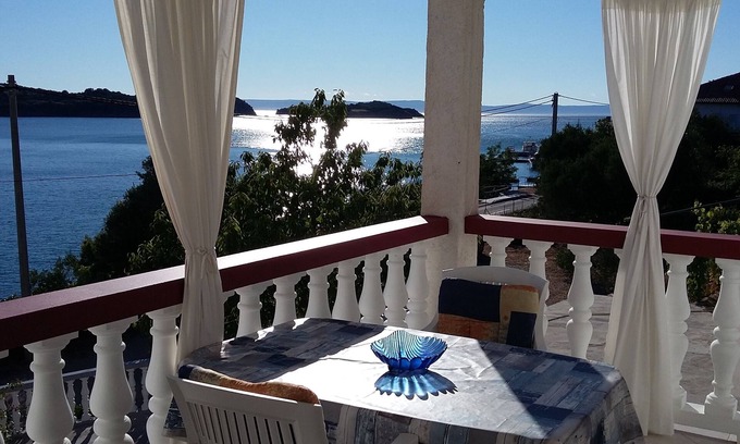 Rab Town Apartment | Two bedroom apartment near beach Supetarska Draga - Gornja, Rab (A-2016-b)