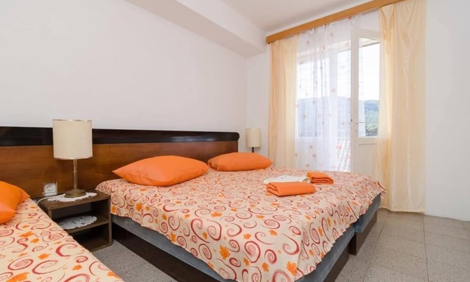 Zuljana Apartment | Two bedroom apartment with balcony Žuljana, Pelješac (A-256-b)
